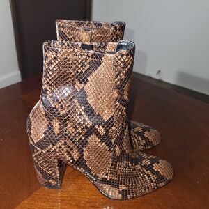 ALDO Aurella Booties in Brown Snake Print Size 7